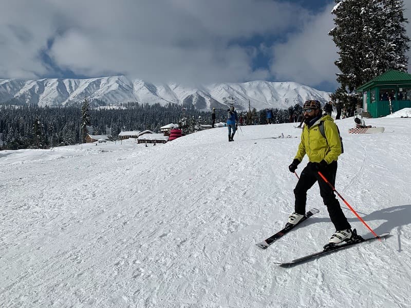 Fascinating Kashmir Holiday with Gulmarg